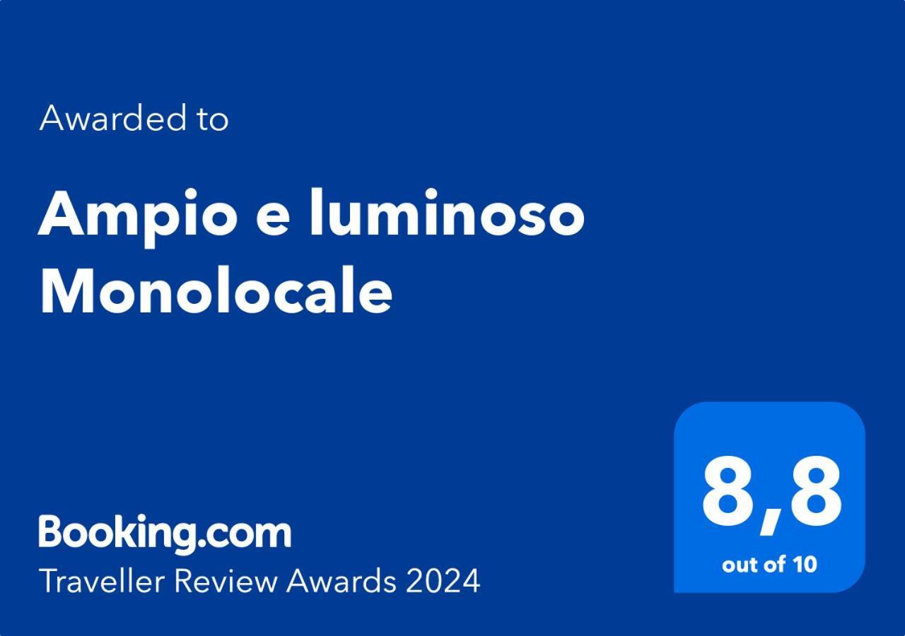 דירות פרוג'ה Ampio E Luminoso Monolocale מראה חיצוני תמונה